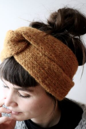 Warm winter knot